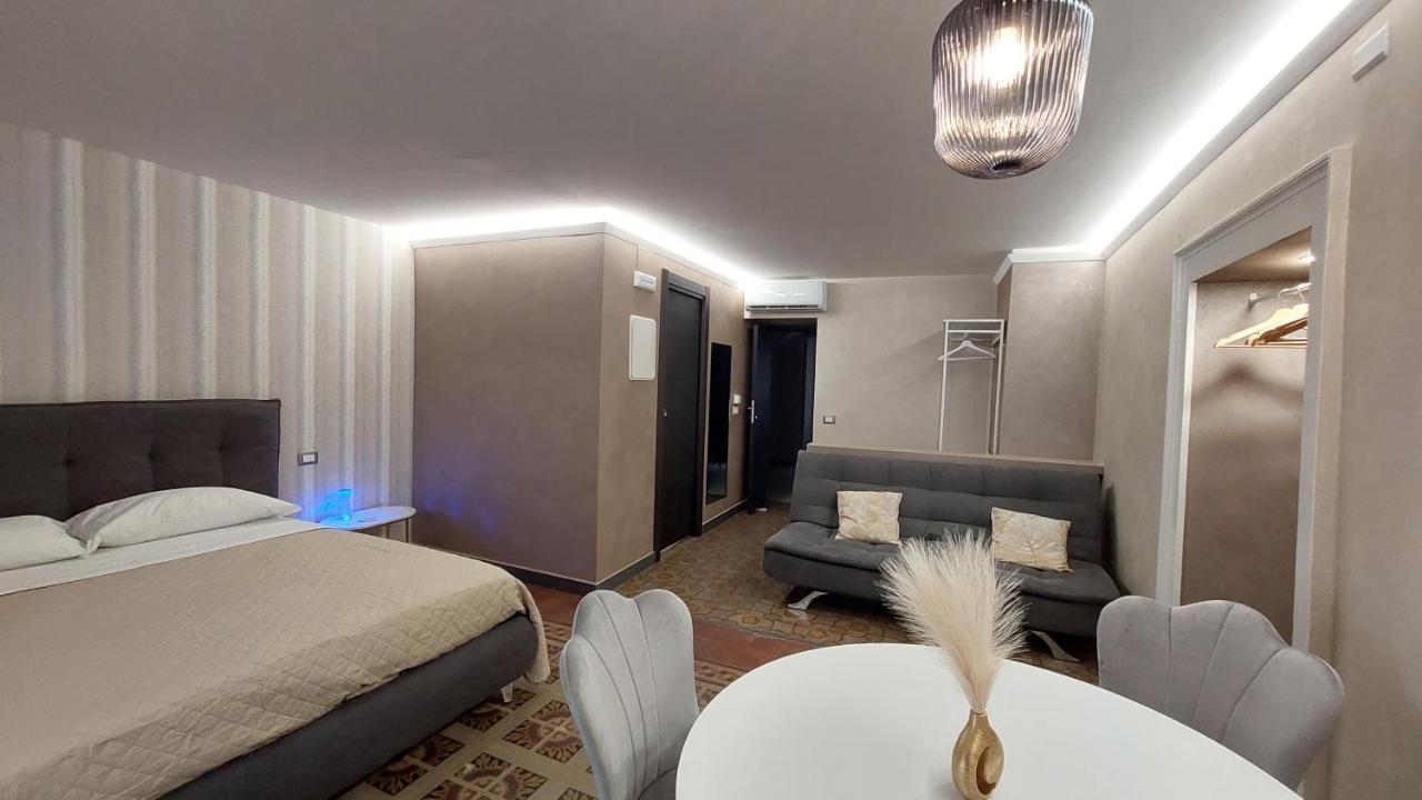 קטאניה I 3 Principi, Garibaldi Suites מראה חיצוני תמונה
