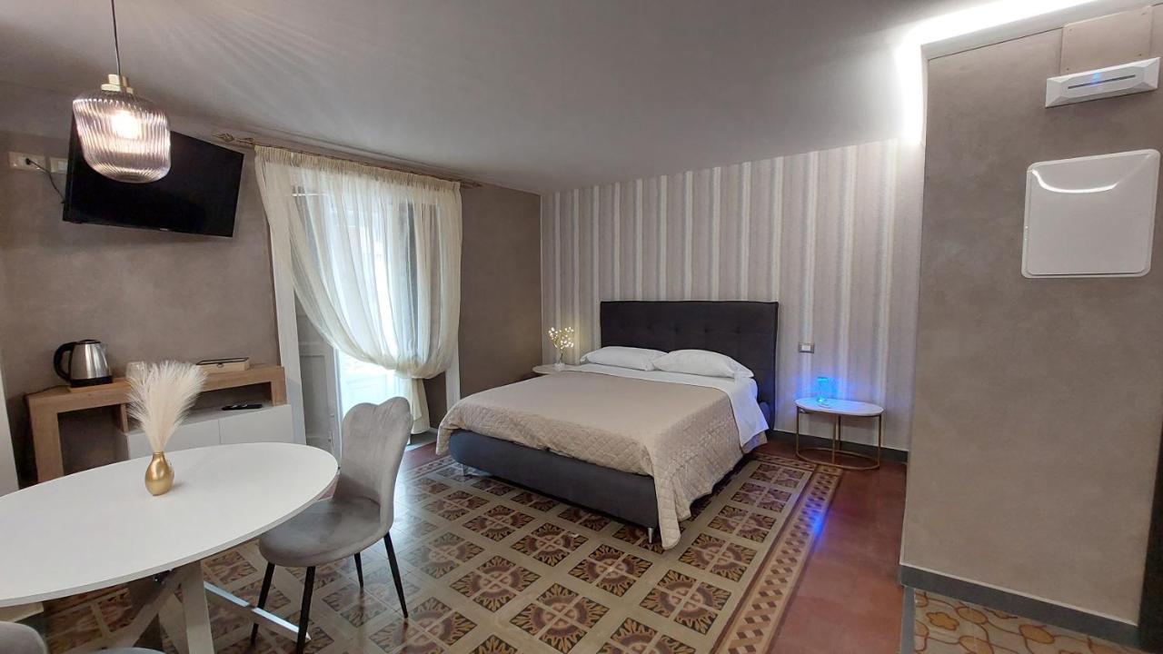 קטאניה I 3 Principi, Garibaldi Suites מראה חיצוני תמונה